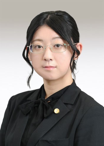 弁護士 向野 花音